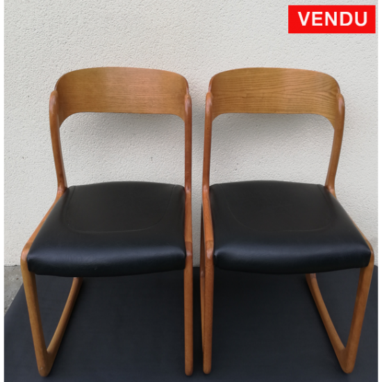 Paire de chaises Baumann modèle traineau