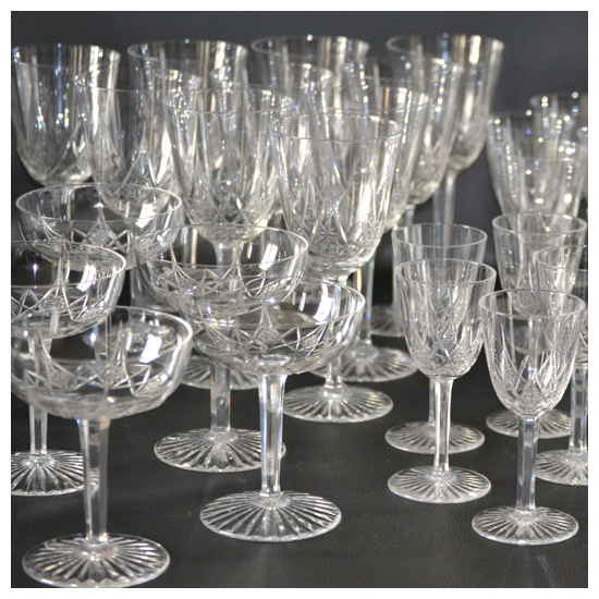 37 verres anciens  en cristal taillé